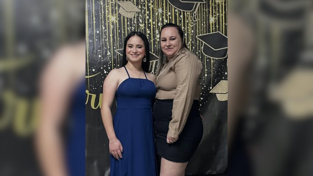 Morta com a m&atilde;e pelo ex-padrasto, jovem celebrou recente formatura: &ldquo;Sonho virando realidade&rdquo;