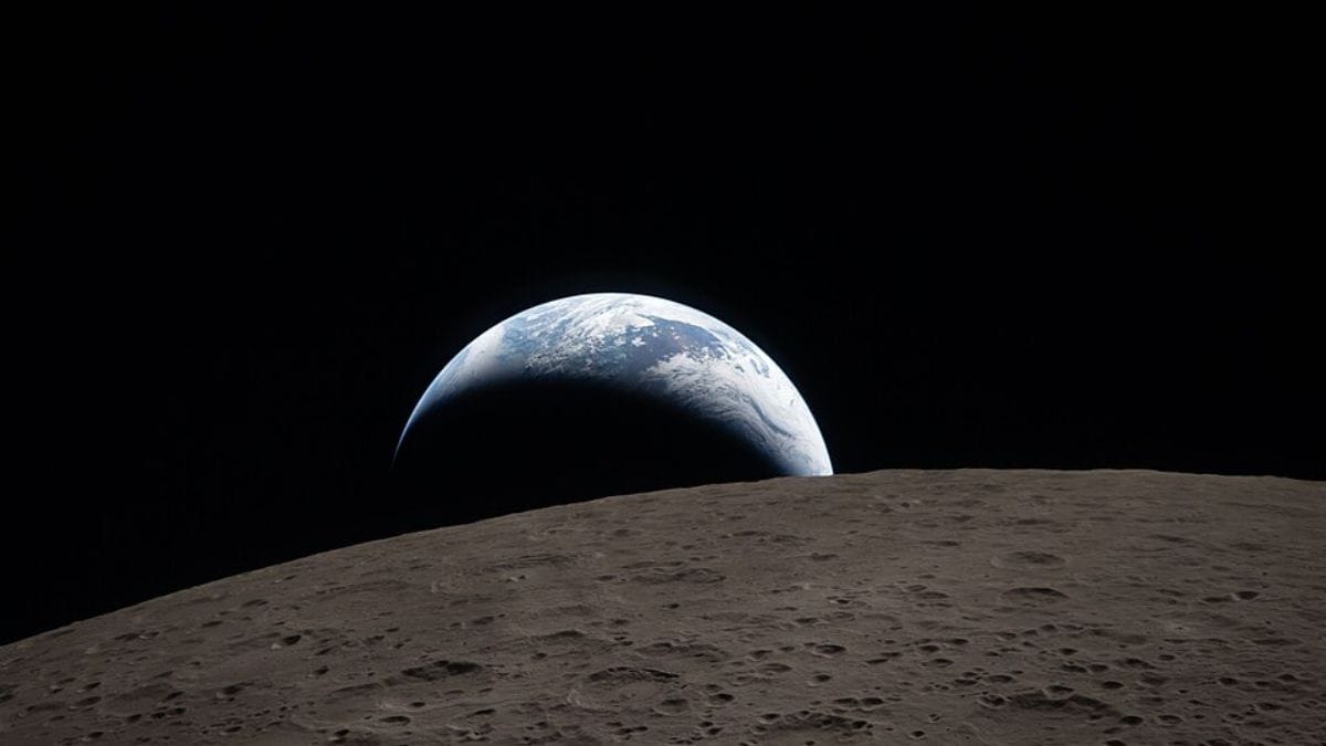 Feita em 2026, a Earthset mostra nosso planeta desaparecendo atrás da Lua quase 60 anos após a icônica Earthrise (Foto: Wikimedia Commons/NASA)
