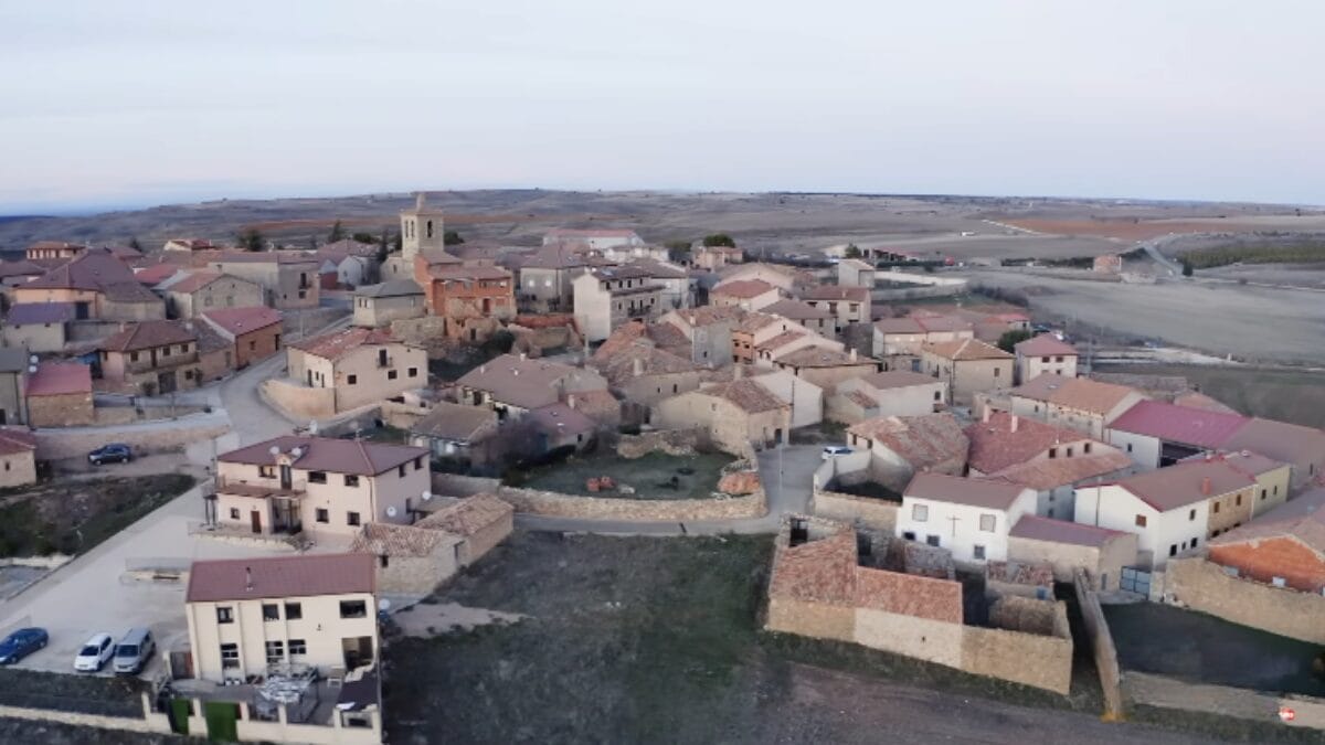 Arenillas Espanha, vila espanhola casa de graça, programa repovoamento Espanha, vila Soria emprego