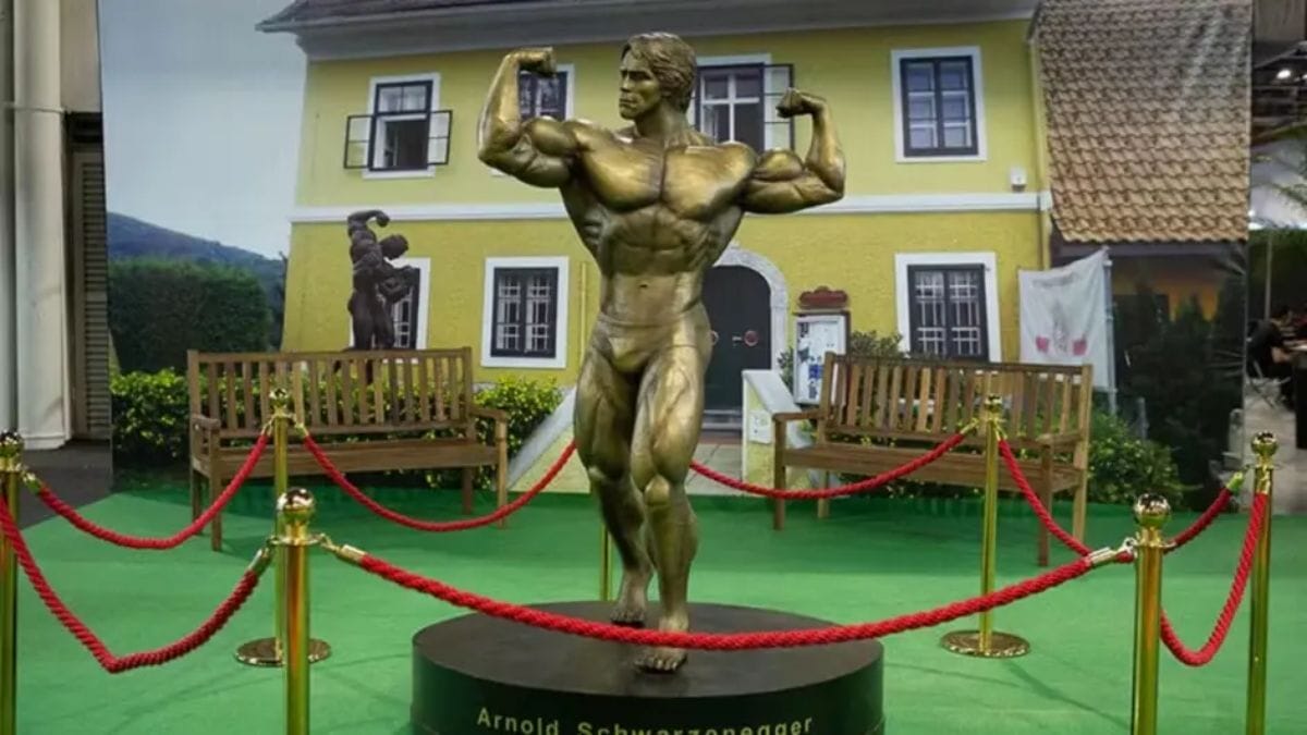 Arnold Schwarzenegger, criador do festival, recebe homenagem com estátua (Foto: Divulgação)