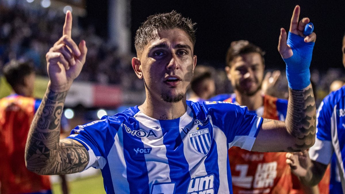 Equipes se enfrentam pela S&eacute;rie B (Foto: Fabiano Rateke, Ava&iacute; F.C.)