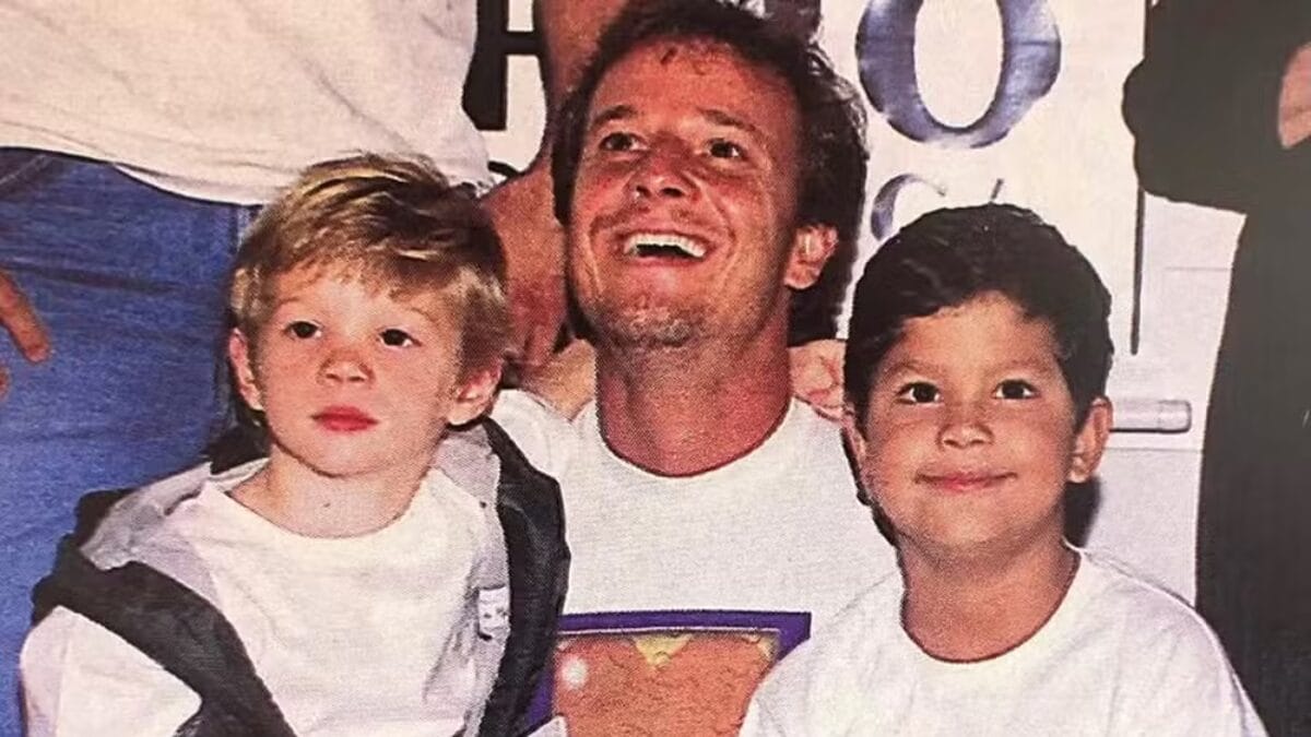 Ator Marcello Novaes o Max de Avenida Brasil e os filhos