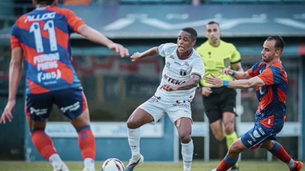 Blumenau vence pela 4ª rodada da Série D (Foto: @richardferraeifotos, Blumenau, divulgação)