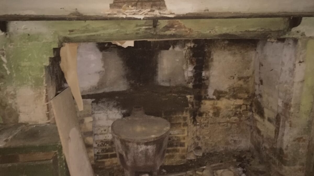 Casa antiga e abandonada ganha reforma estratégica e passa a valer 3 vezes mais