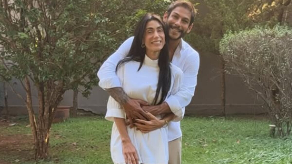 Ex-apresentadora do Globo de 46 anos revela estar gr&aacute;vida de namorado cantor