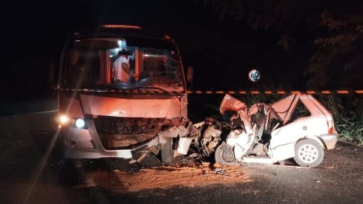 Grave acidente no Oeste de SC mata motorista e destroi carro