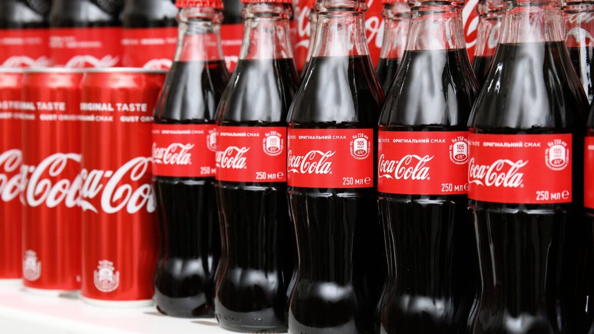 Mudança na Coca-Cola gigante das bebidas altera estratégia e impacta mercado brasileiro