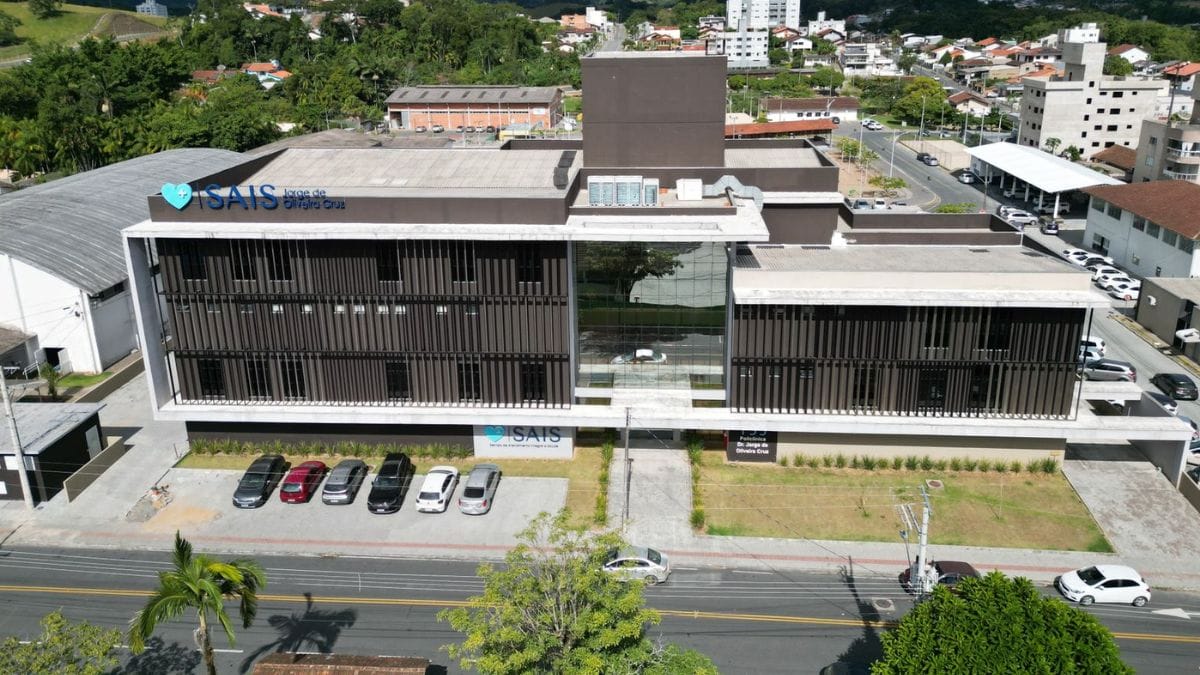 Indaial bate o martelo sobre data de inauguração de policlínica