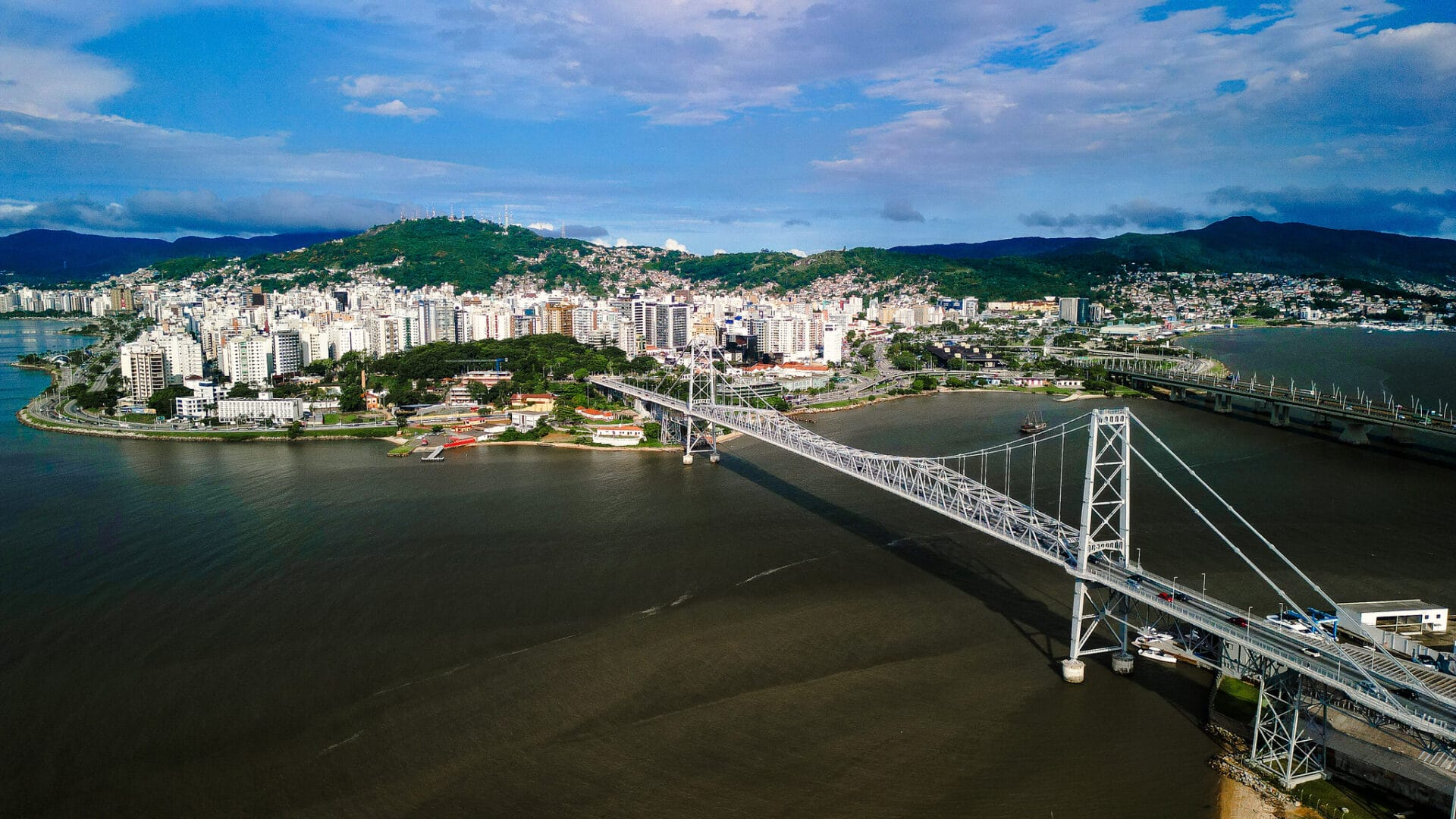 Ponte Hercílio Luz, em Florianópolis