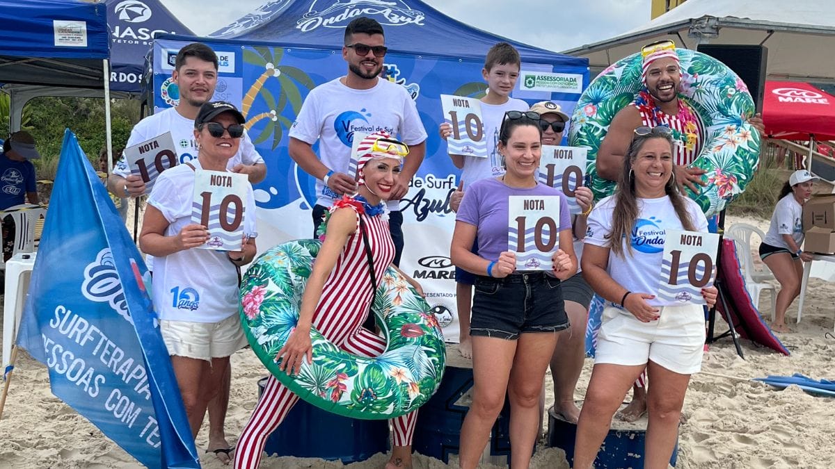 Projeto Onda Azul oferta aulas gratuitas de surf para autistas.