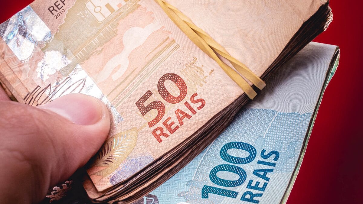 Feriado de 1º de maio desloca prazo de pagamento de salários para 7 de maio — image 1