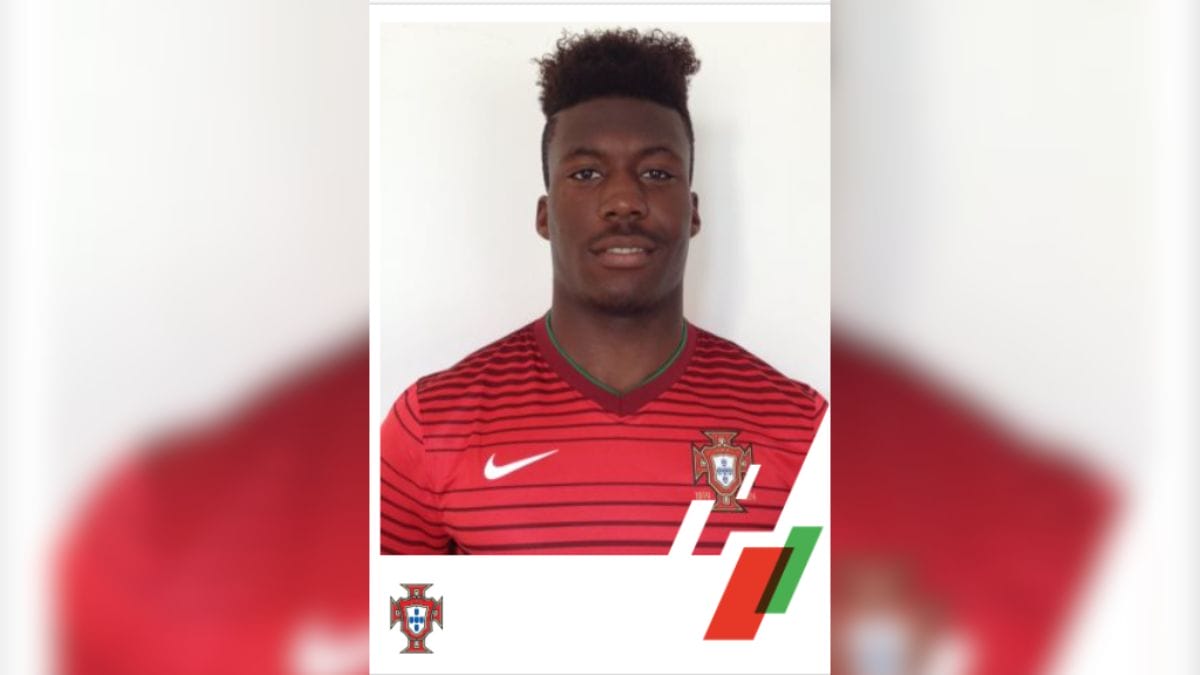 Ronaldo Tavares com a camisa da Seleção de Portugal