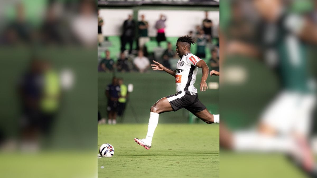 Ronaldo Tavares em a&ccedil;&atilde;o pelo Athletic na S&eacute;rie B do Campeonato Brasileiro