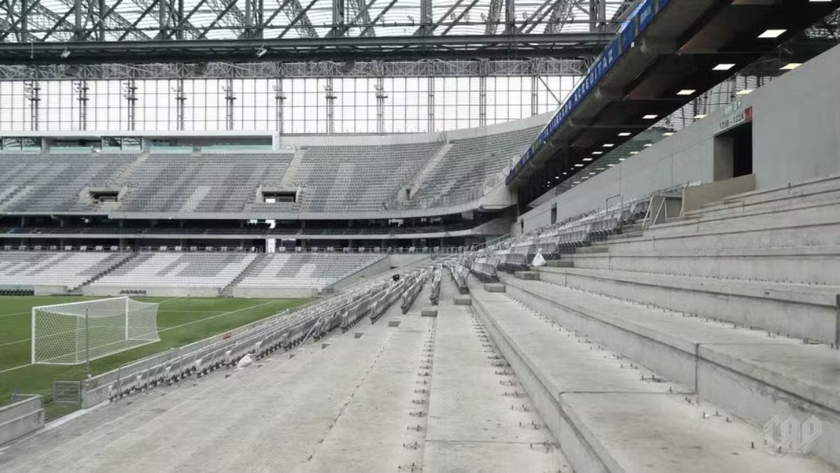 Athletico iniciou a obra da arquibancada retrátil da Arena da Baixada (Foto: Duda Matoso, athletico.com.br)