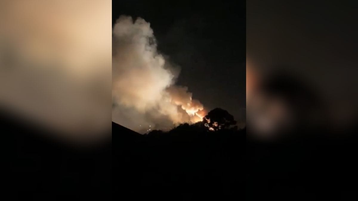 Um inc&ecirc;ncio atingiu uma subesta&ccedil;&atilde;o da Celesc no bairro Colonial, em Rio Negrinho, na noite de domingo (26). 