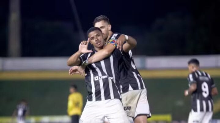 Léo Maia marca para o Figueirense contra o Ypiranga