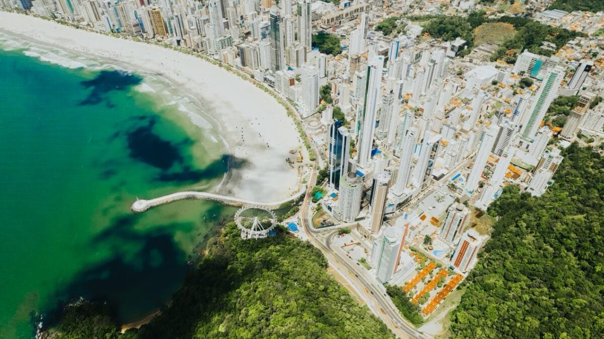 Balne&aacute;rio Cambori&uacute; enfrenta baixa na ocupa&ccedil;&atilde;o hoteleira