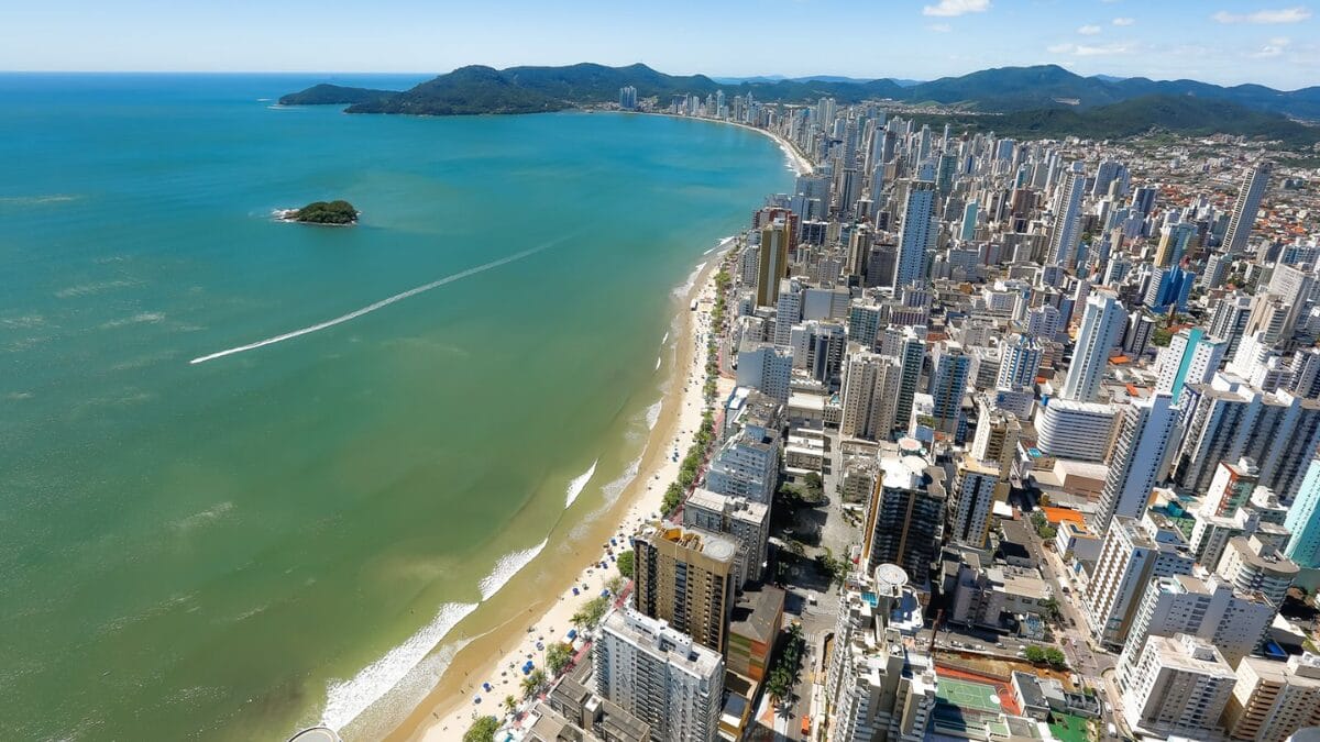 Balne&aacute;rio Cambori&uacute; enfrenta baixa na ocupa&ccedil;&atilde;o hoteleira