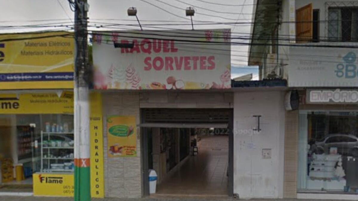 Com&eacute;rcios antigamente em Cambori&uacute;