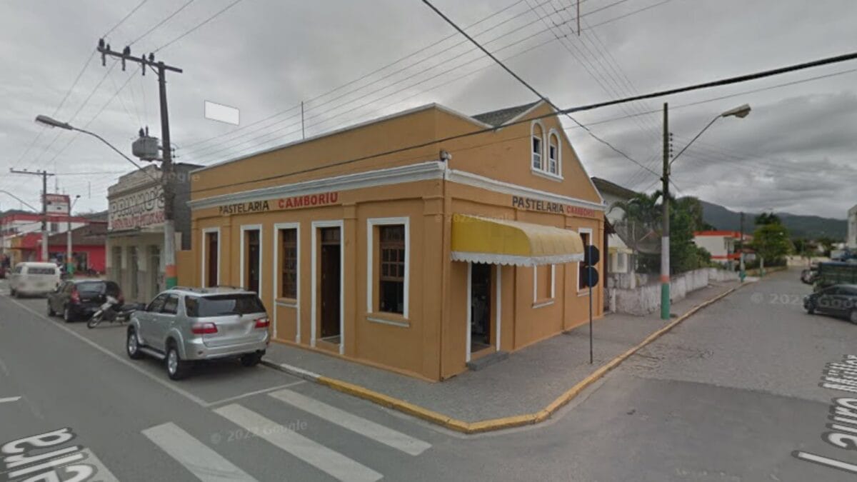 Com&eacute;rcios antigamente em Cambori&uacute;