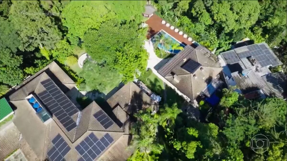 Vista a&eacute;rea da casa de Anitta