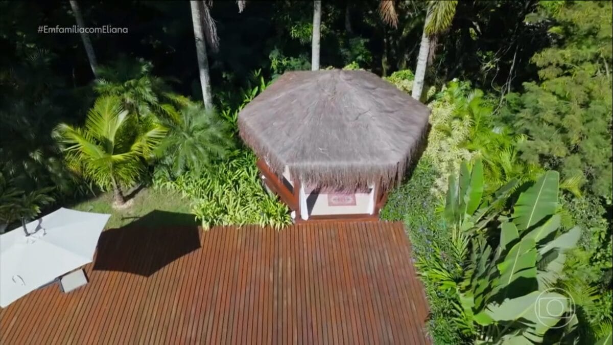 &Aacute;rea da piscina da casa de Anitta.