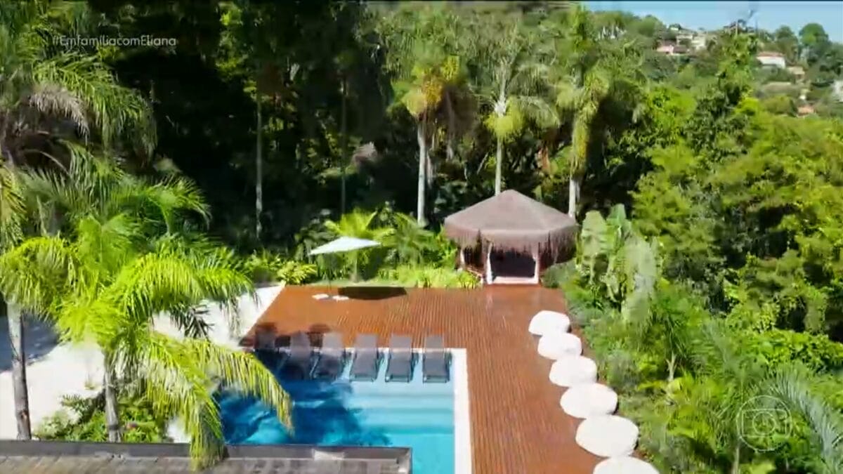 Piscina da casa de Anitta