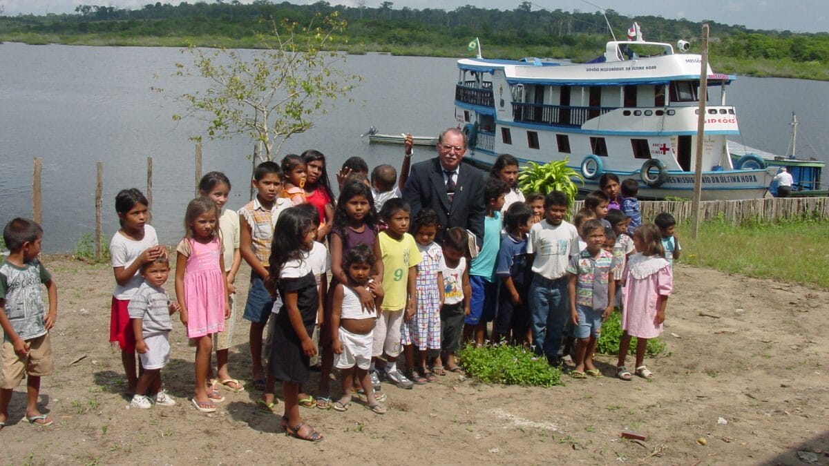 Quem &eacute; o fundador do Congresso dos Gide&otilde;es Mission&aacute;rios da &Uacute;ltima hora de Cambori&uacute;