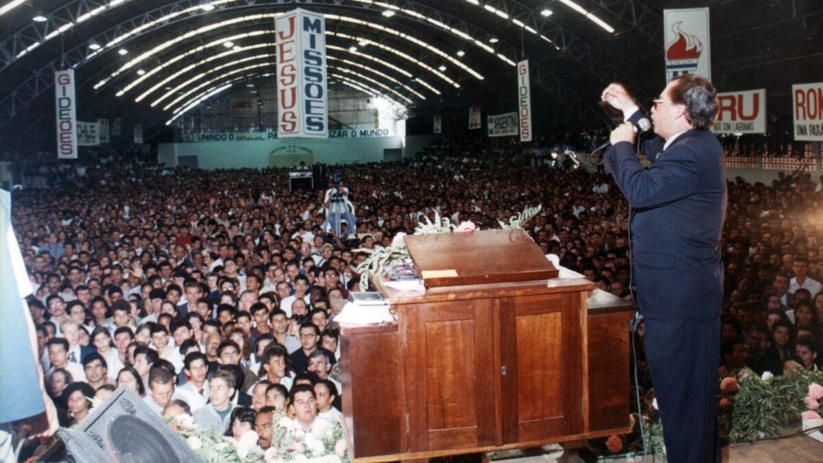 Quem &eacute; o fundador do Congresso dos Gide&otilde;es Mission&aacute;rios da &Uacute;ltima hora de Cambori&uacute;