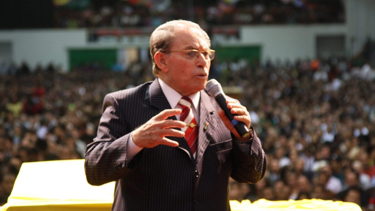 Quem &eacute; o fundador do Congresso dos Gide&otilde;es Mission&aacute;rios da &Uacute;ltima hora de Cambori&uacute;