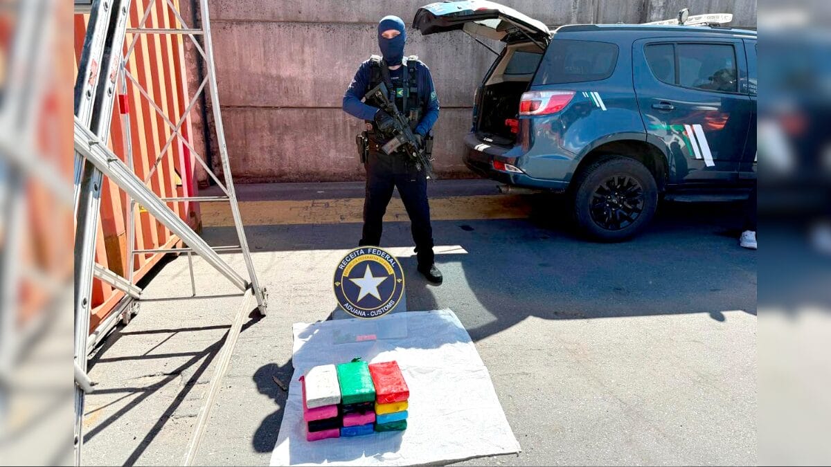 Coca&iacute;na &eacute; encontrada no Porto de Navegantes