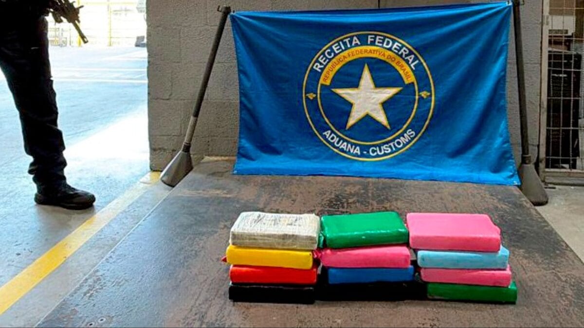 Coca&iacute;na &eacute; encontrada no Porto de Navegantes