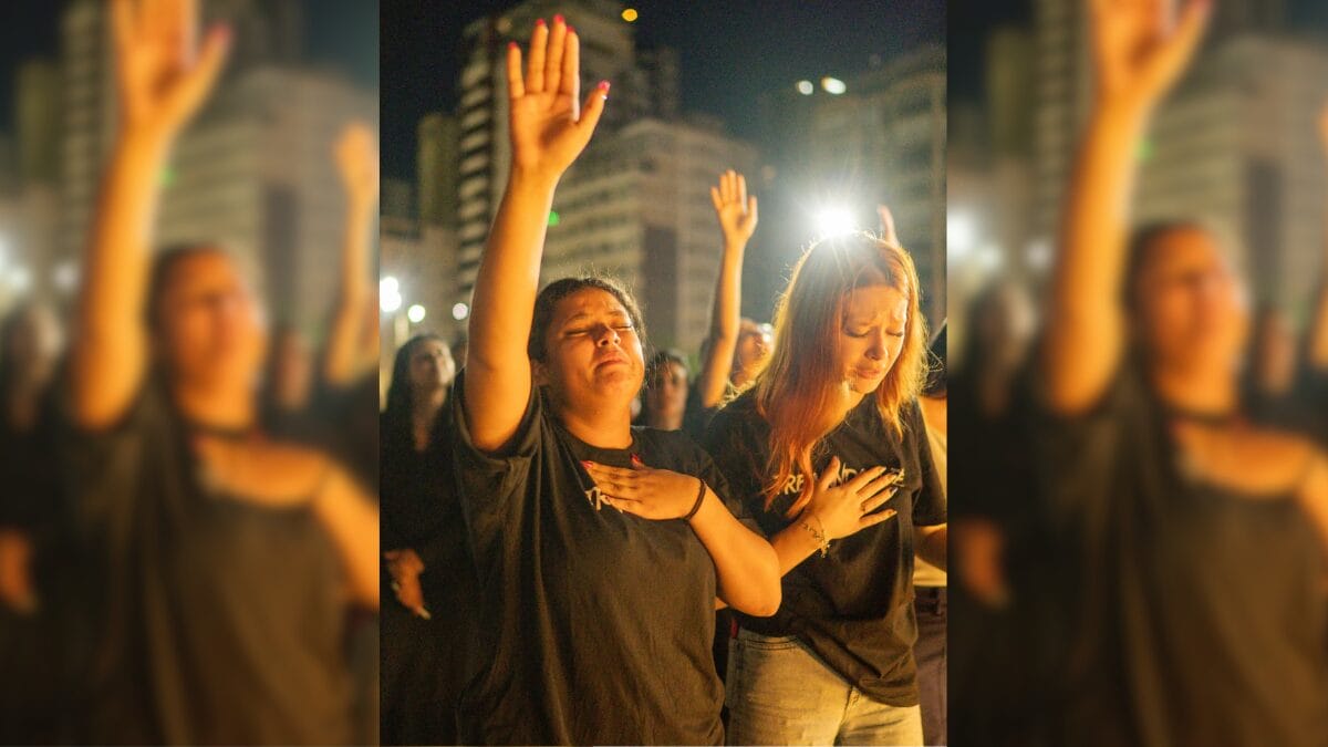 Evento crist&atilde;o lota praia de Balne&aacute;rio Cambori&uacute;