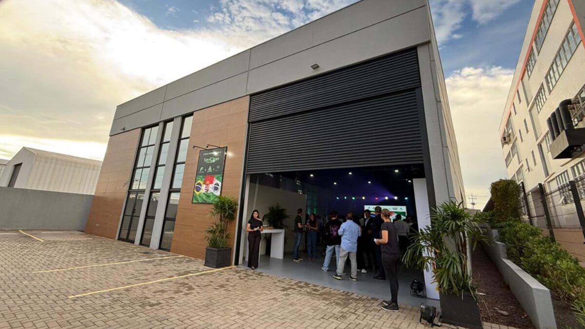 Fachada da f&aacute;brica inaugurada com investimento de R$ 10 milh&otilde;es voltada ao agroneg&oacute;cio.