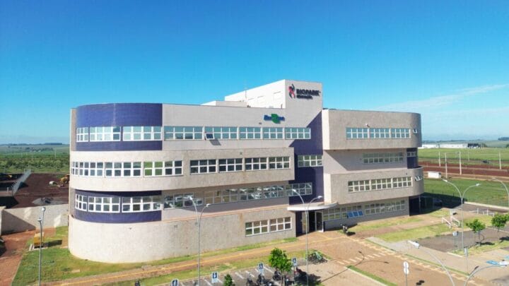 Prédio do parque tecnológico que abriga a fábrica de biotecnologia voltada ao agronegócio.