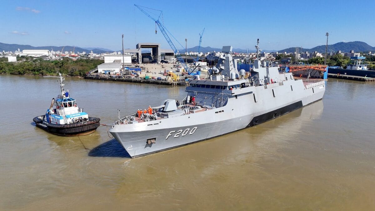Veja como &eacute; a Fragata Tamandar&eacute;, constru&iacute;da em Itaja&iacute;
