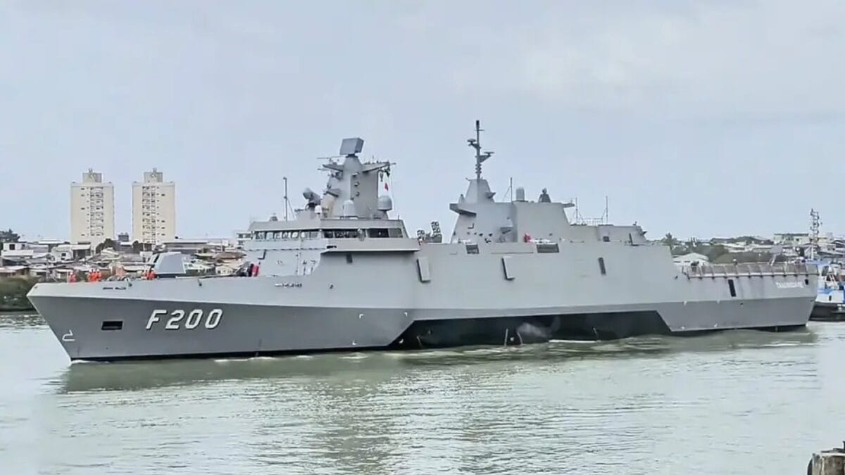 Veja como &eacute; a Fragata Tamandar&eacute;, constru&iacute;da em Itaja&iacute;