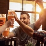 Dia da cerveja: bebida tem 11 mil anos de história e já foi considerada até “pão líquido”