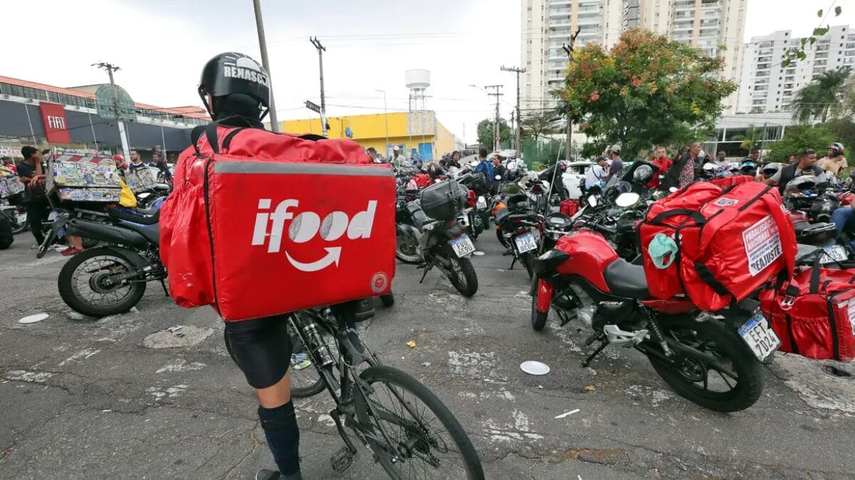 iFood se livra de nova obrigação trabalhista com entregadores em decisão do TSE; entenda