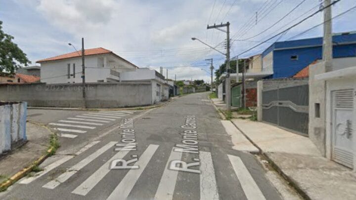 Caso aconteceu na na Rua Monte Carmelo, no Parque Morumbi (Foto: Google Street View, Reprodução)