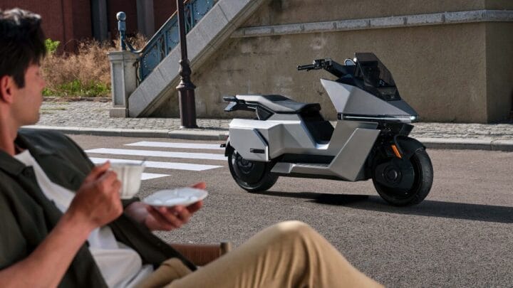 moto omo x omoway