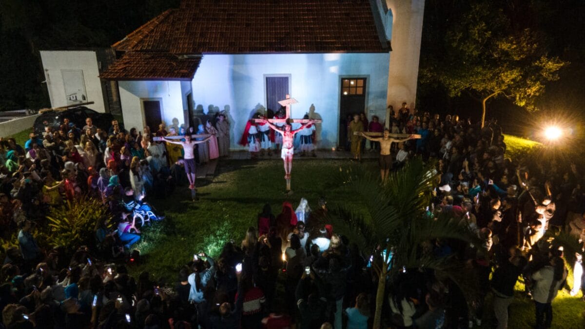 Onde assistir a Paix&atilde;o de Cristo no Litoral Norte de SC