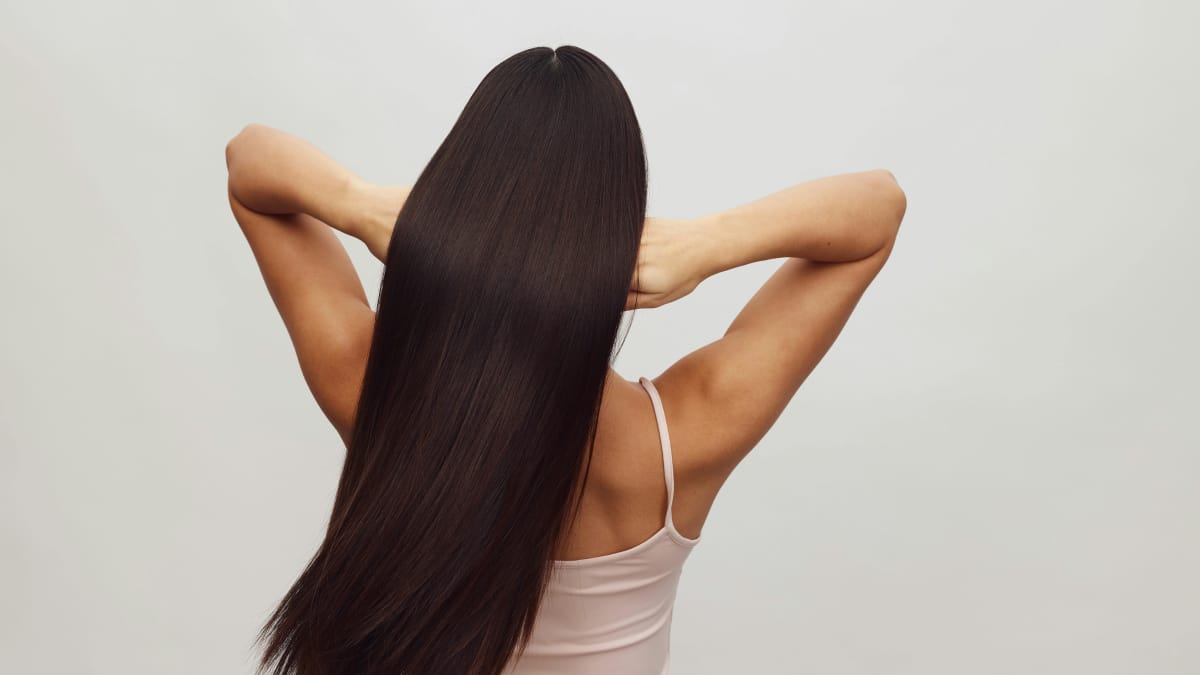 Truque caseiro ajuda a selar as cut&iacute;culas e devolver o brilho aos fios (Foto: Pexels)