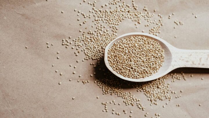 O amaranto é considerado um dos grãos mais nutritivos e ricos em proteína vegetal (Foto: Pexels)