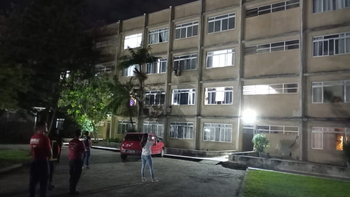 Pr&eacute;dio que cedeu em Itaja&iacute; apresenta riscos de seguran&ccedil;a