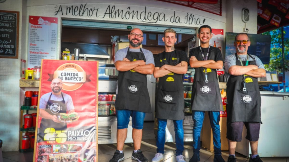 trabalhadores do quiosque do mozo