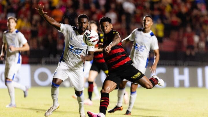 Avaí empatou a partida no último lance (Foto: Paulo Paiva, SCR)