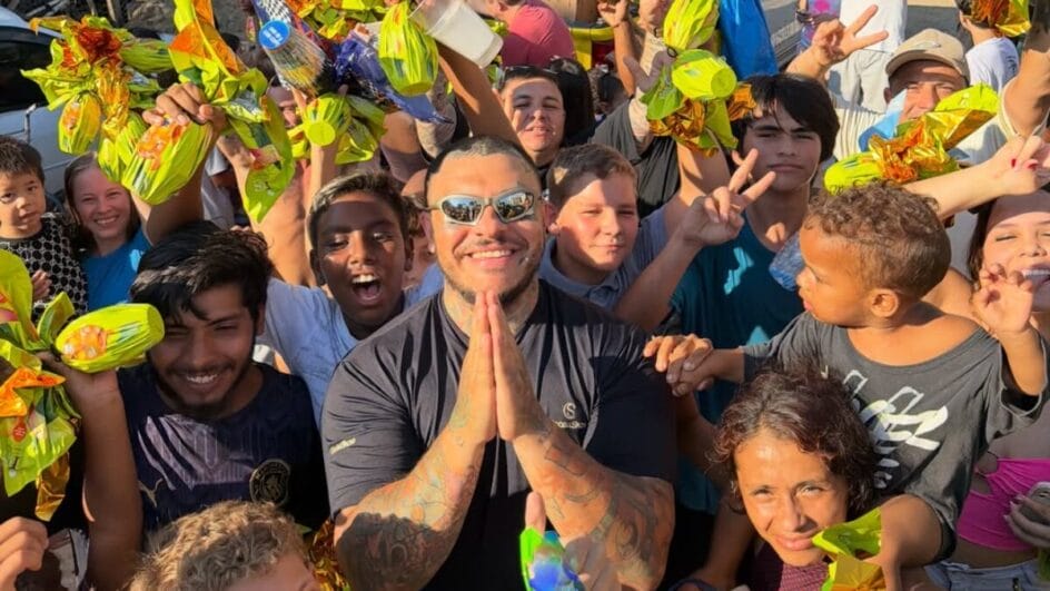 Toguro doa ovos de Páscoa