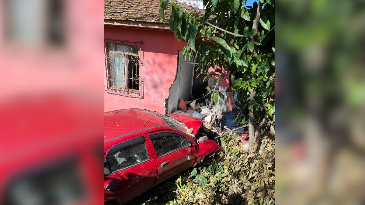 Carro colide contra casa e mata idoso de 80 anos em SC