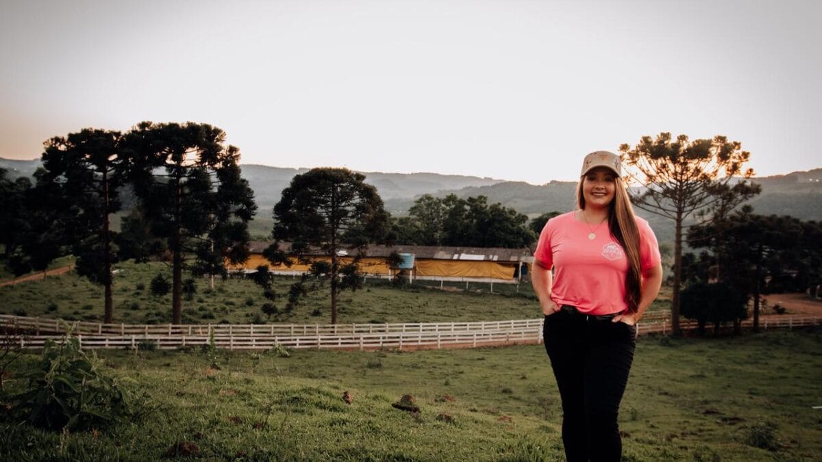 De aprender a dirigir a gerir bancos: a jornada da mulher que salvou a propriedade em SC após morte de esposo
